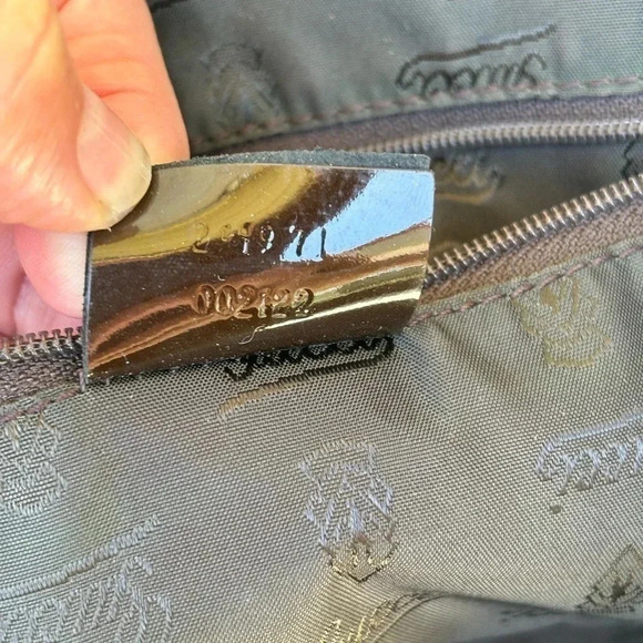 Authentic GG web tote- perfect for  holiday fun! Gucci charms include: G,❤️ & g - Picture 5 of 17